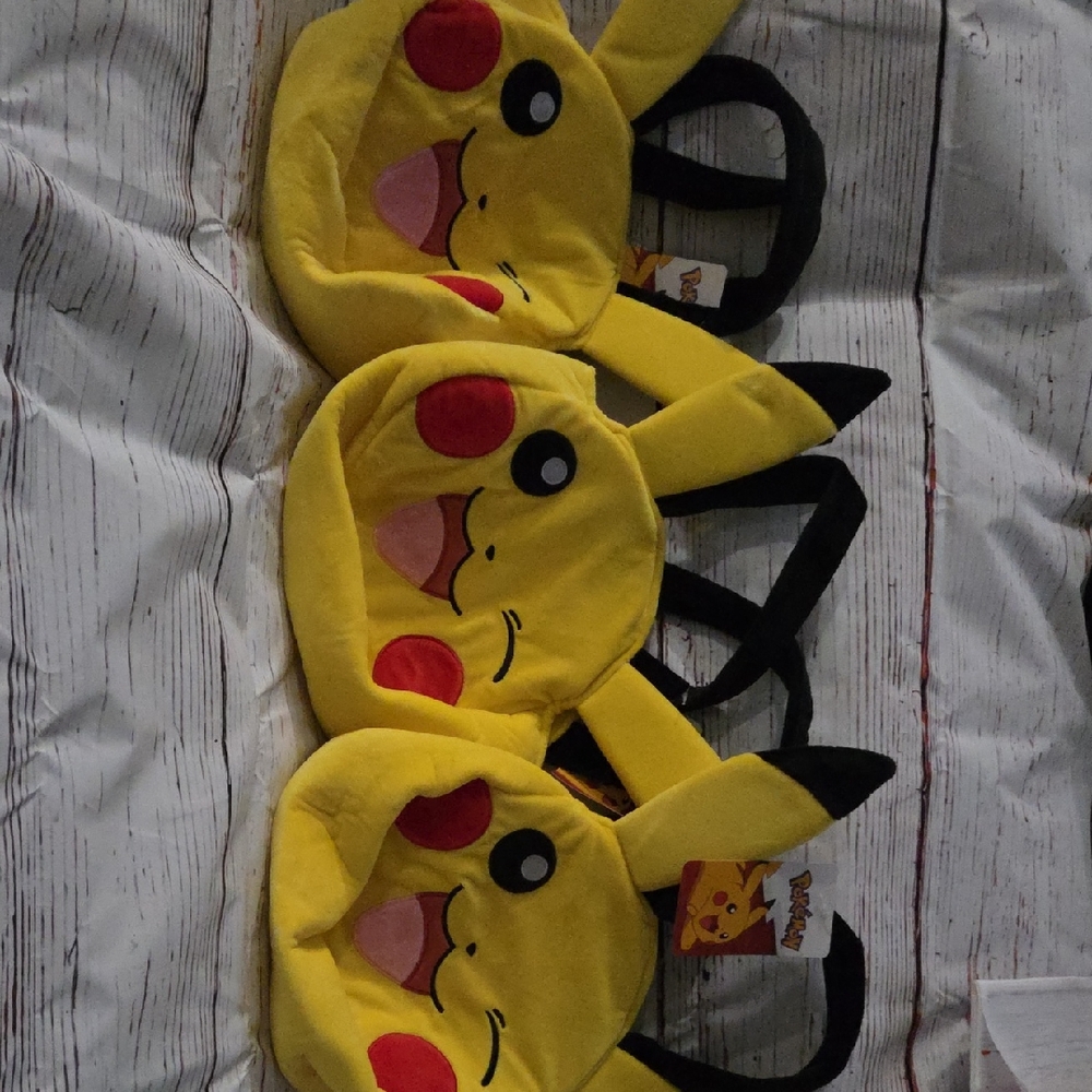 Bioworld Yellow Pikachu Tote Bag